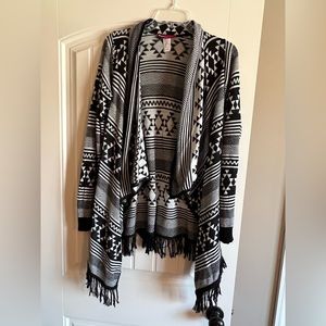 Black and White sweater. Size small